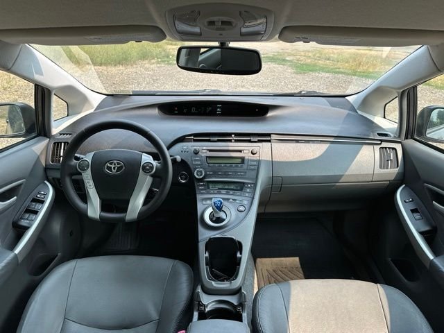 Used 2010 Winter Gray Metallic Toyota I image 26