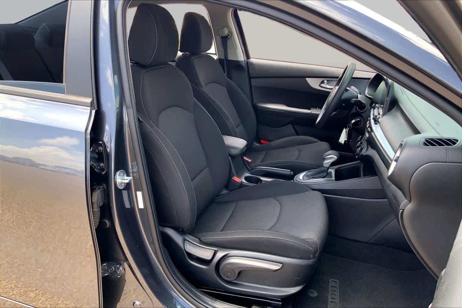 Used 2023 Gravity Gray Kia LXS image 9