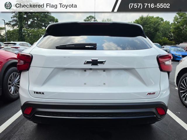 Used 2025 Summit White Chevrolet 2RS image 5