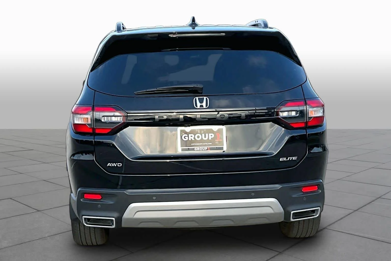 Certified Used 2025 Crystal Black Pearl Honda AWD Elite image 5