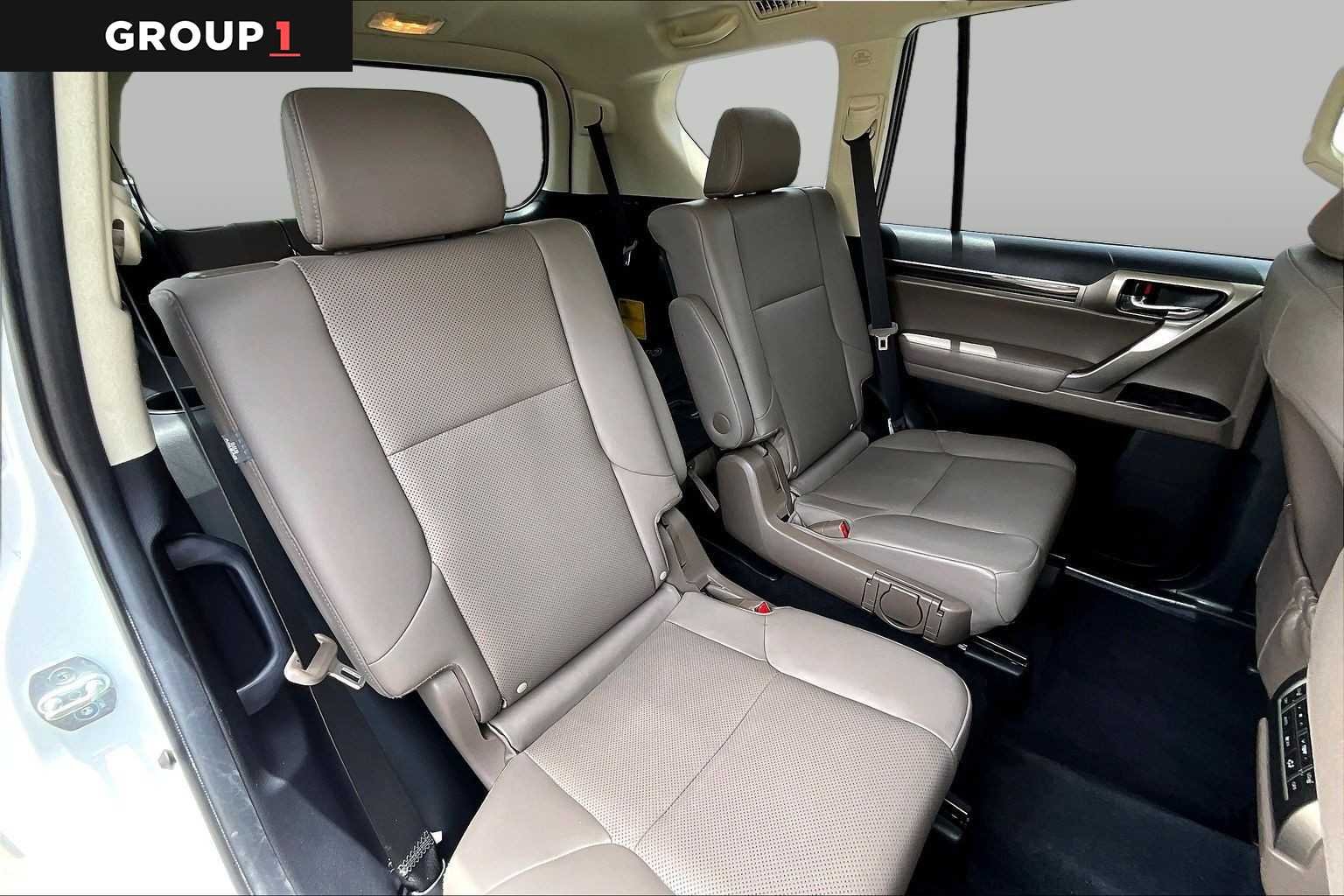 Used 2020 Starfire Pearl Lexus Premium image 17