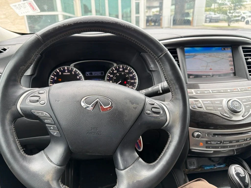 Used 2020 White INFINITI LUXE image 12