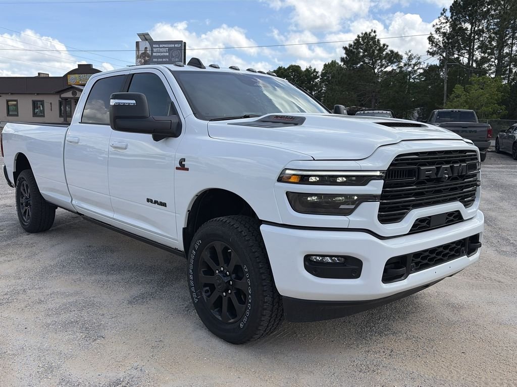 New 2026 Bright White Clear-Coat Exterior Paint Ram Laramie image 8