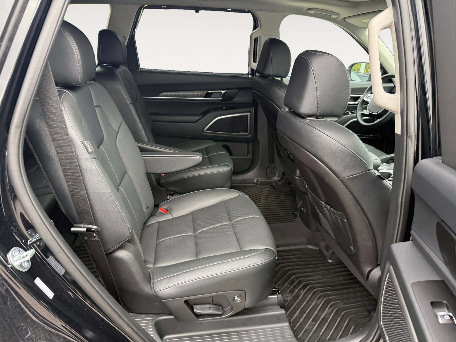 New 2025 Ebony Black Kia EX image 18