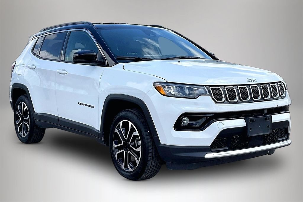 Used 2024 White/off-white Jeep Limited image 1