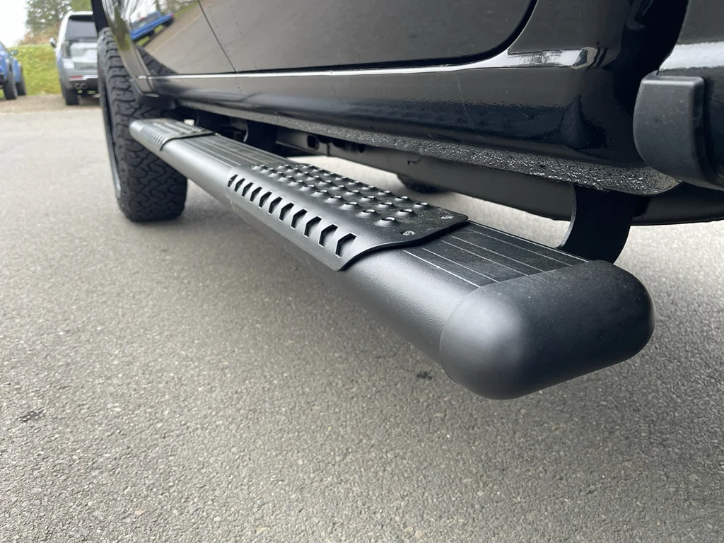 Used 2024 Black Chevrolet Z71 image 10