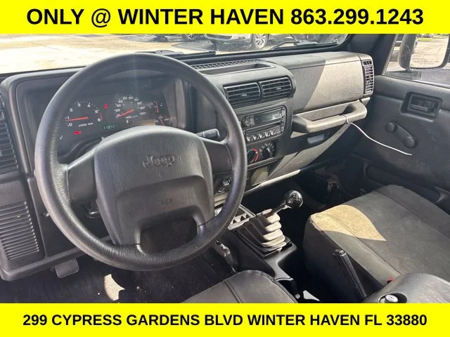 Used 2004 Black Jeep X image 11