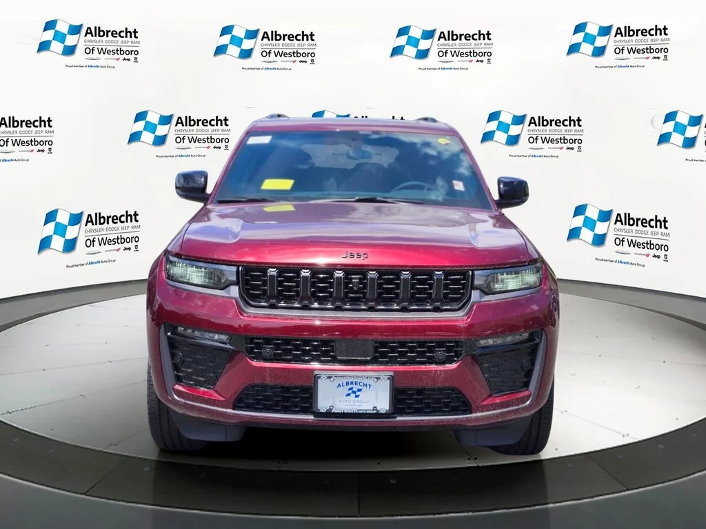 New 2026 Velvet Red Pearl-Coat Exterior Paint Jeep Limited Reserve image 8