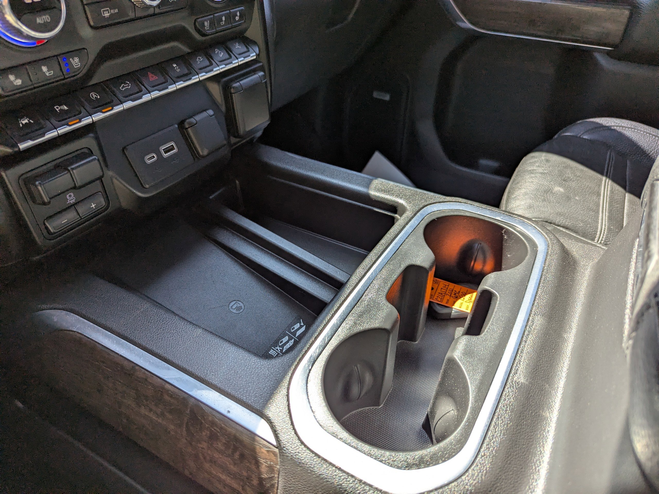 Used 2021 Black GMC Denali image 29