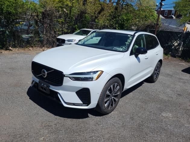 2023 Volvo XC60 B5 Plus Dark Theme AWD's photo
