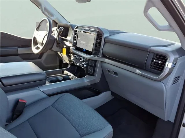 Used 2024 Silver Ford XLT image 17