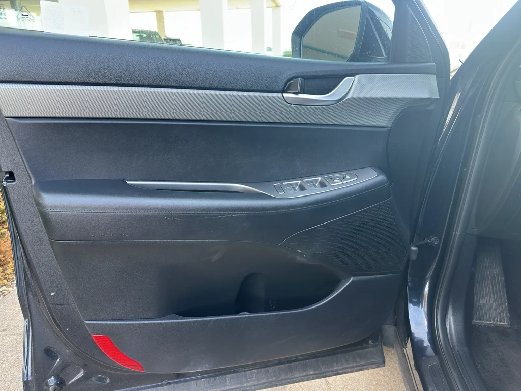 Used 2025 Moonlight Cloud Hyundai SEL image 10