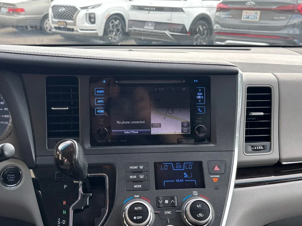 Used 2017 Predawn Gray Mica Toyota XLE image 27
