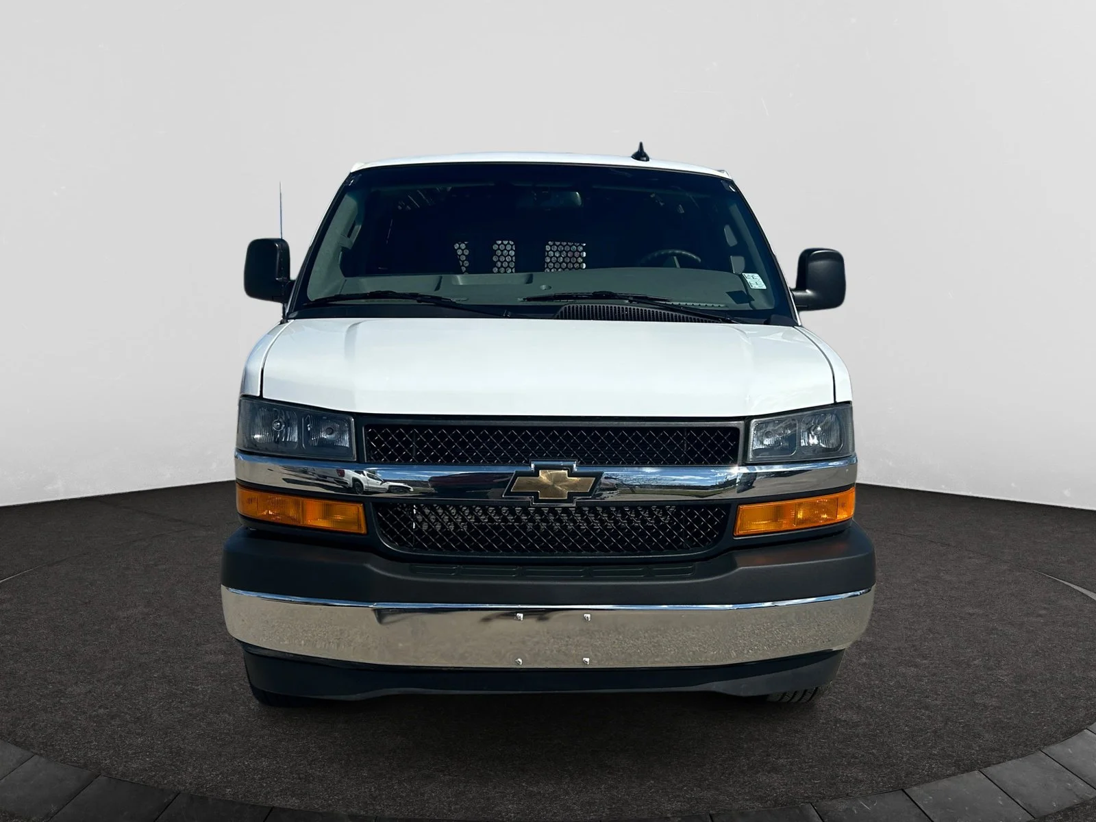 Used 2024 White Chevrolet  image 8