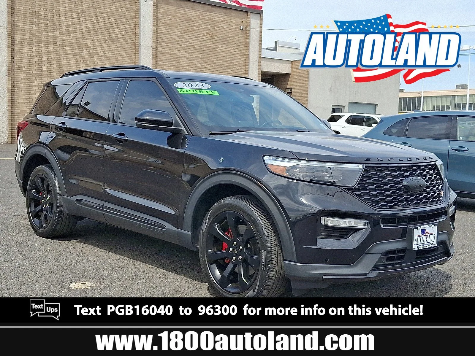 2023 Ford Explorer ST 4WD's photo