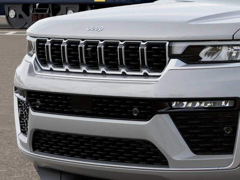 New 2026 Silver Zynith Exterior Paint Jeep Summit image 7