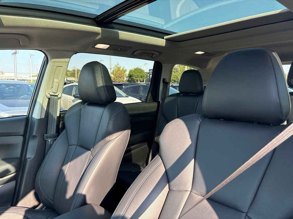 Used 2025 Gray Subaru Limited image 5