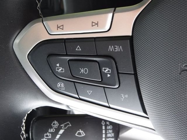 Certified Used 2025 Black Volkswagen 1.5T SE image 26