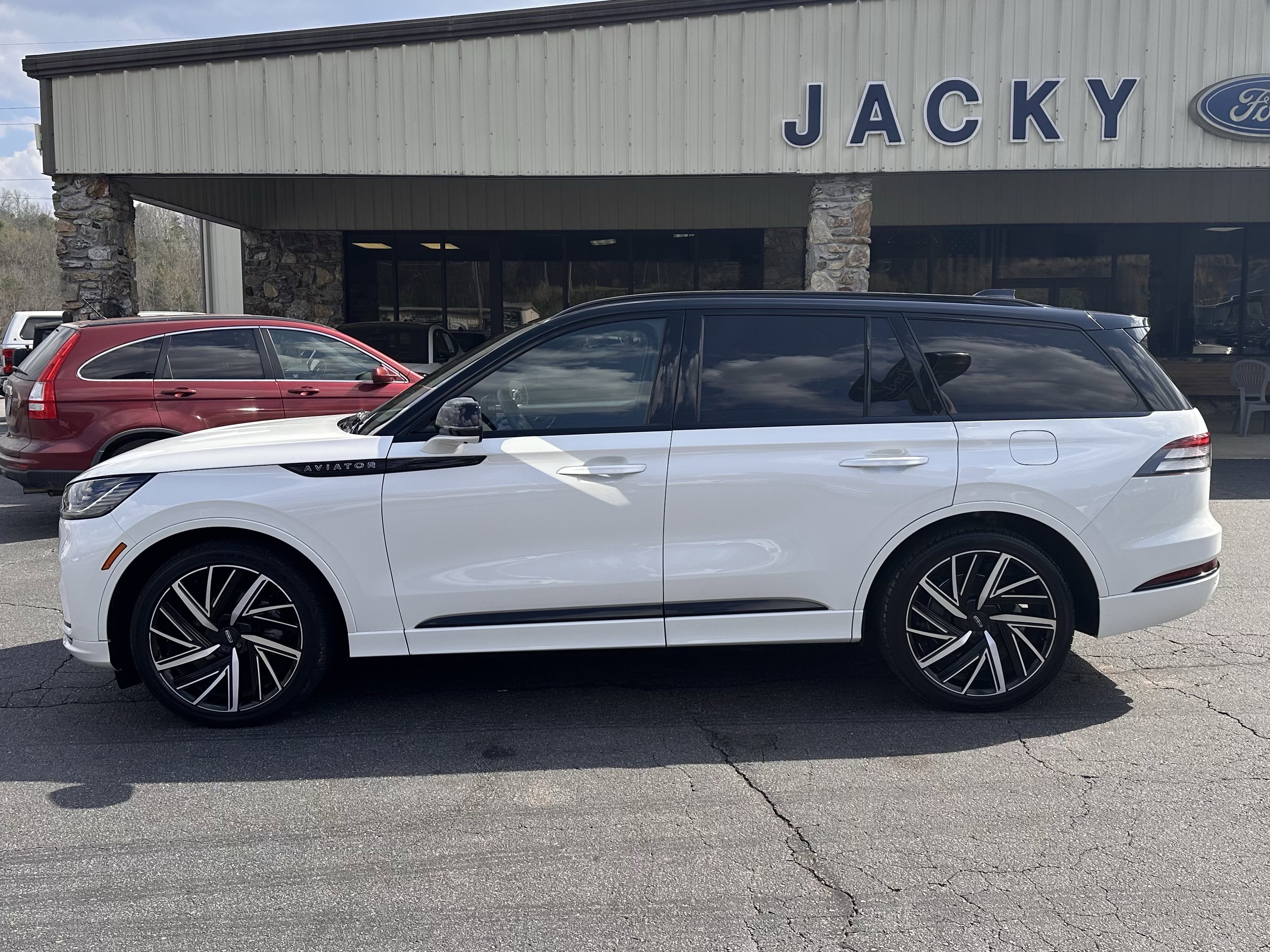 2025 Lincoln Aviator Black Label AWD's photo