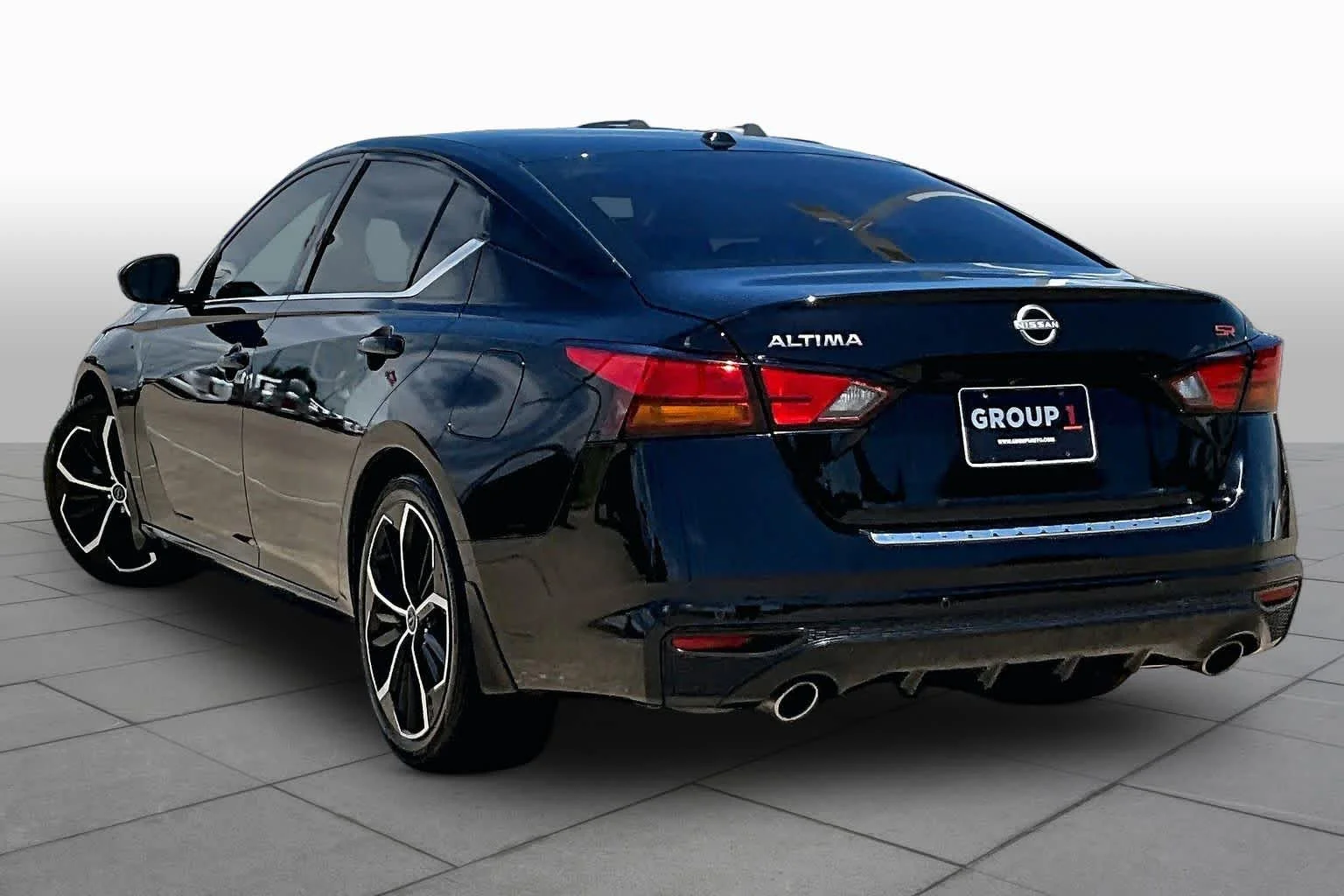 Used 2023 Super Black Nissan 2.5 SR image 12