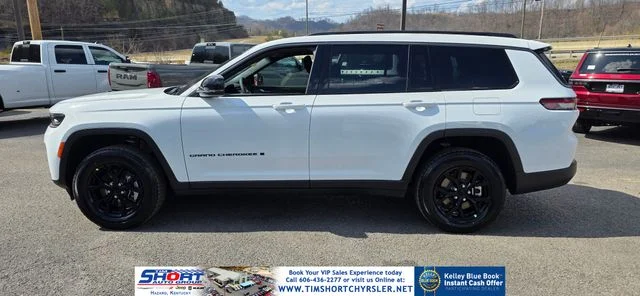 New 2026 Bright White Clear-Coat Exterior Paint Jeep Altitude image 6