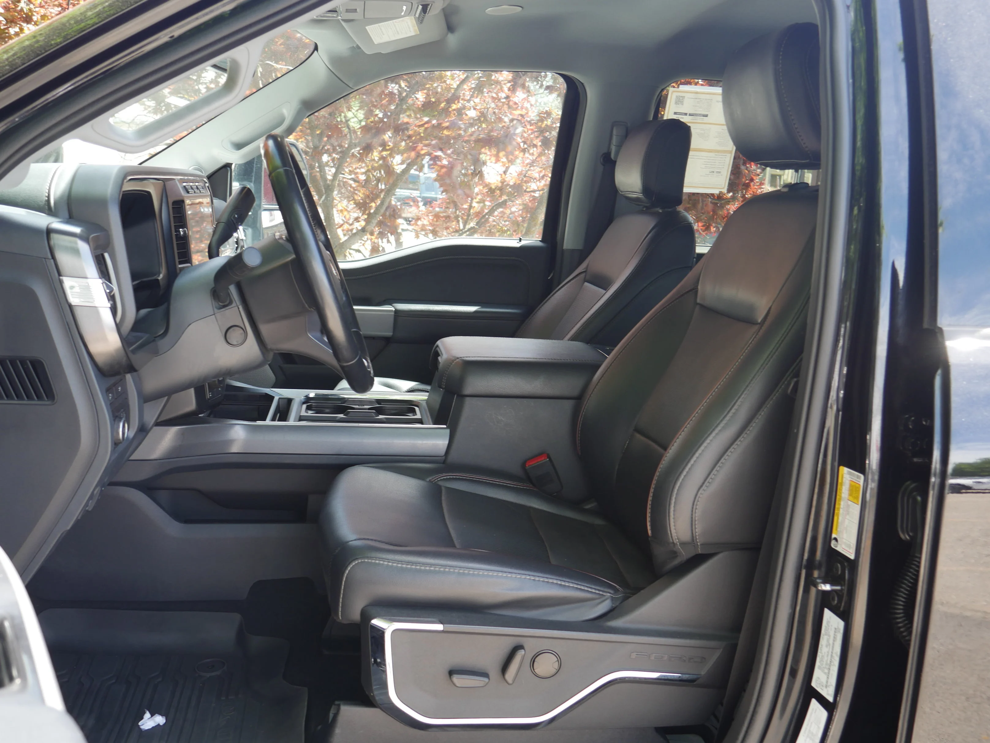 Certified Used 2024 Agate Black Metallic Ford LARIAT image 3