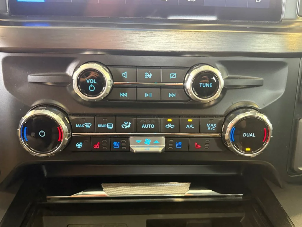 Used 2024 Gray Ford Lariat image 24