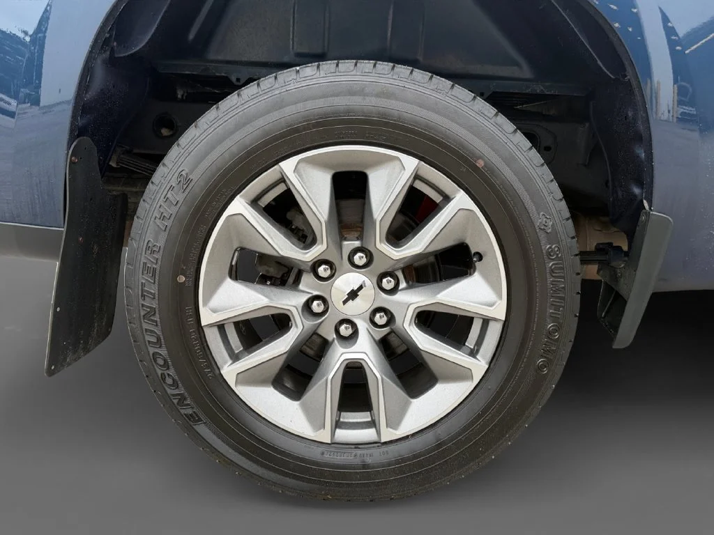 Used 2020 NORTHSKY BLUE METALLIC Chevrolet RST image 11