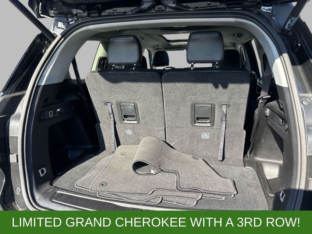 Used 2023  Jeep Limited image 14