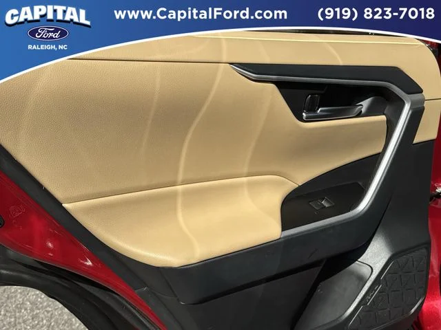 Used 2025 Red Toyota XLE Premium image 17