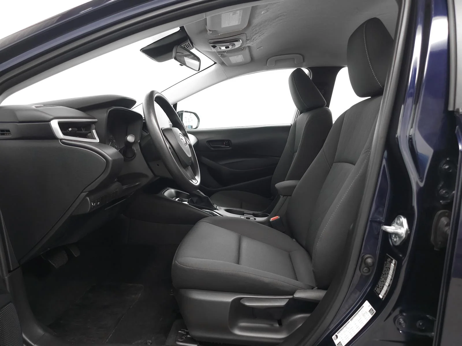 Certified Used 2025  Toyota LE image 4