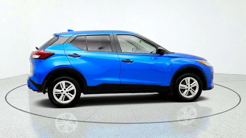 Used 2023 Electric Blue Metallic Nissan S FWD image 4