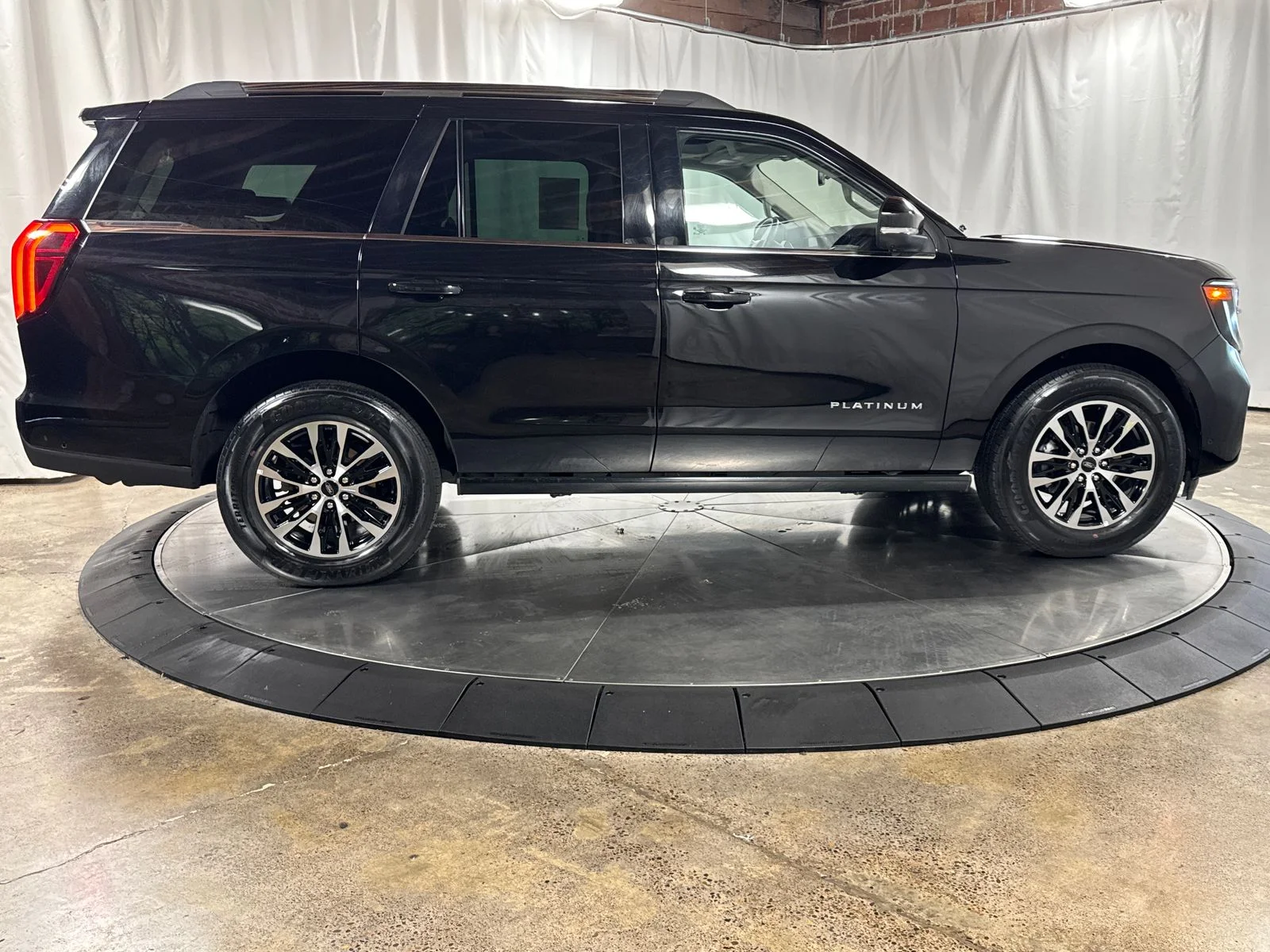 Used 2025 Black Ford Platinum image 6