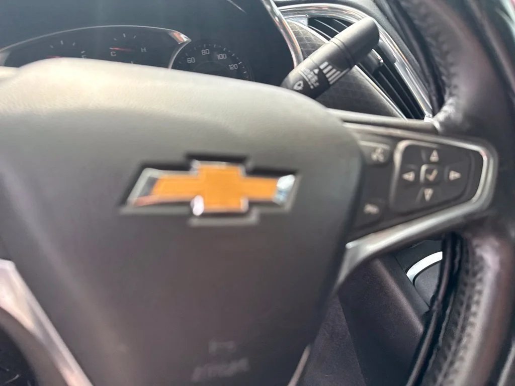 Used 2018 Pepperdust Metallic Chevrolet LT image 17