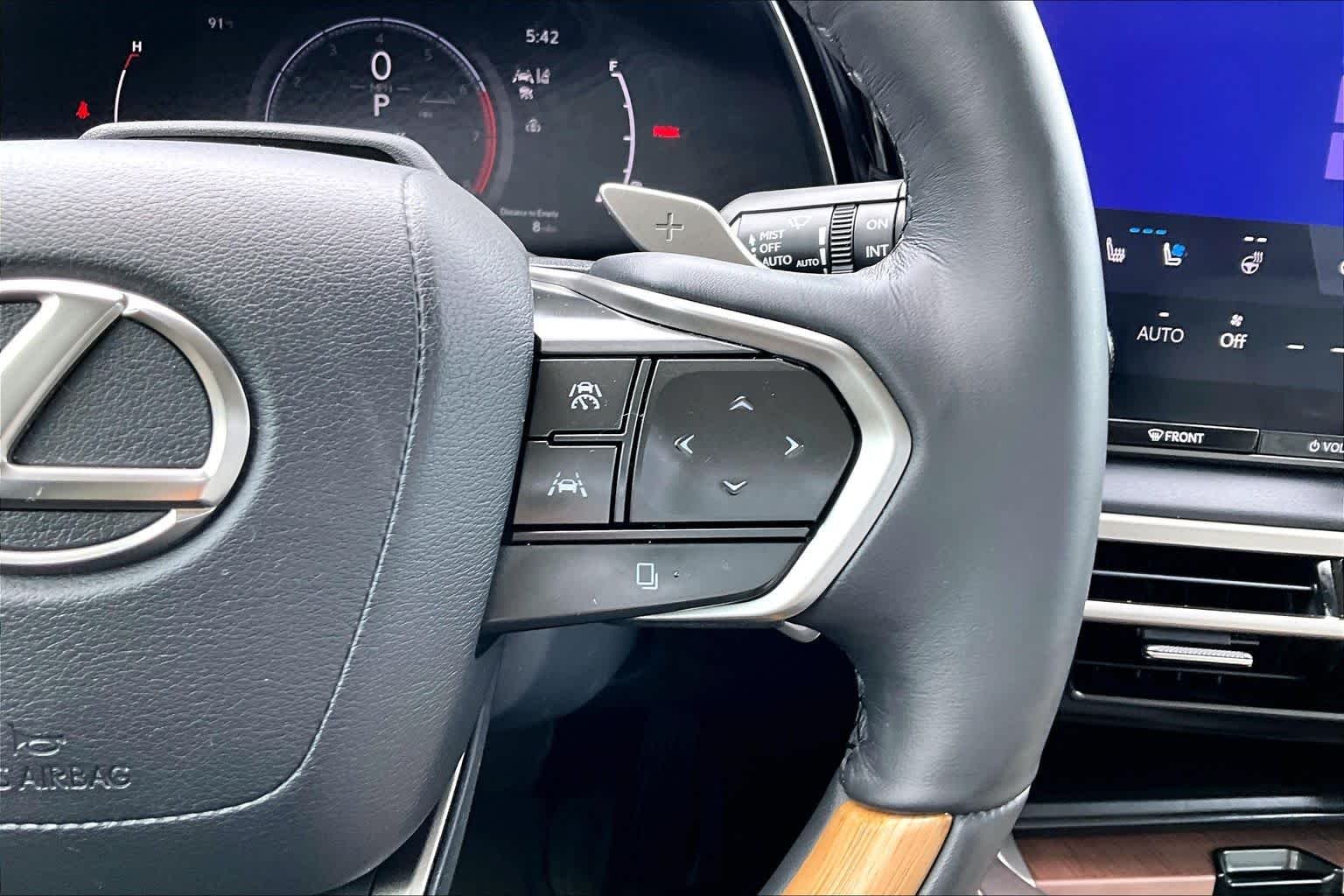 Used 2024 Iridium Lexus Premium Plus image 23