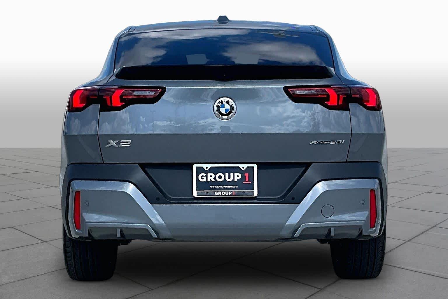 Used 2026 Skyscraper Grey Metallic BMW xDrive28i image 4