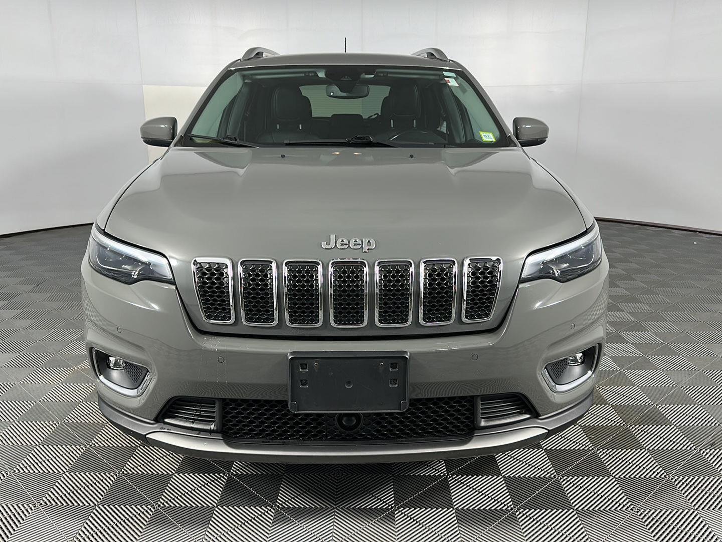 Used 2021 Sting-Gray Clearcoat Jeep Limited image 2