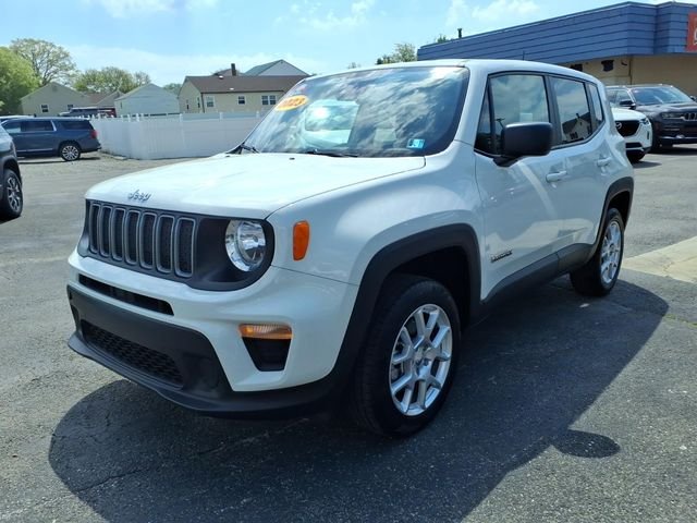 Used 2023 White Jeep Latitude image 9