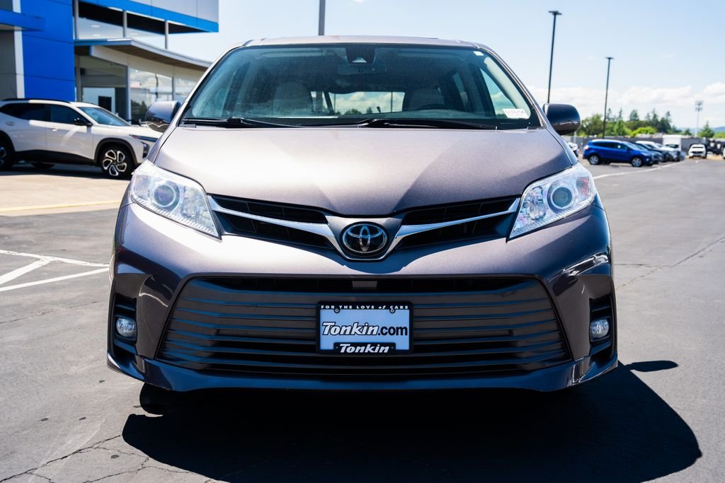Used 2020 Predawn Gray Mica Toyota XLE image 7