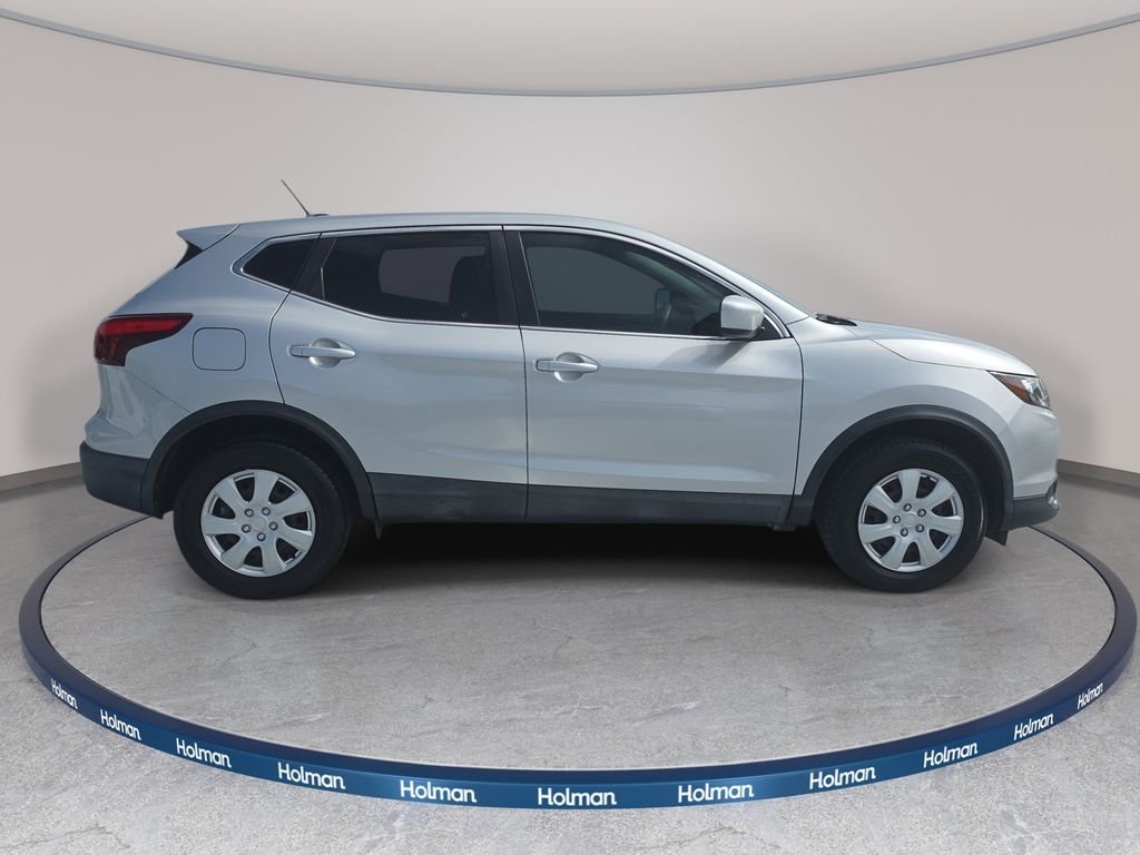 Used 2019 Silver Nissan S image 7