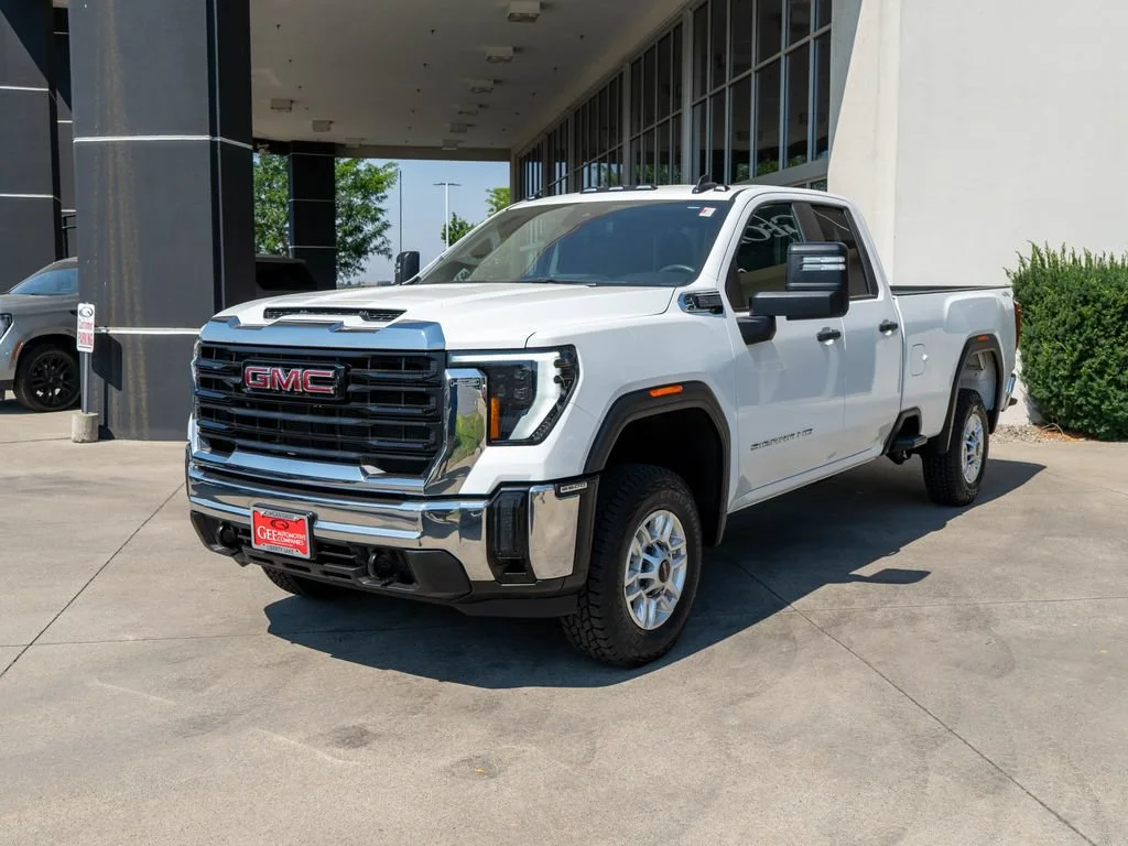 Used 2024 Summit White GMC Pro image 3
