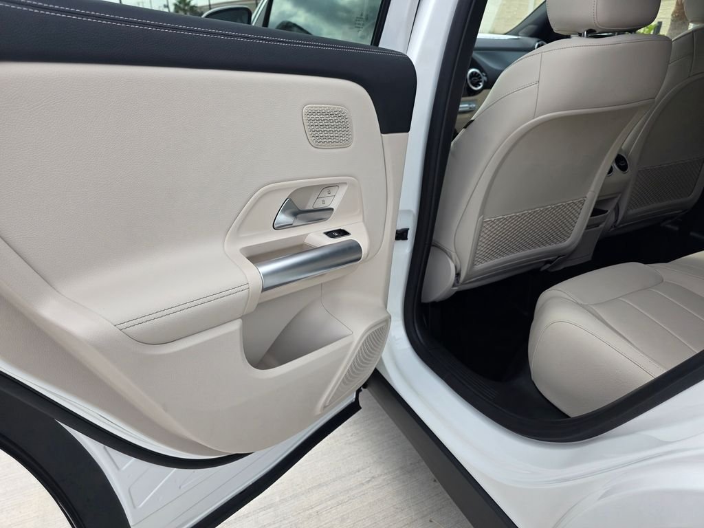 New 2026 Polar White Mercedes-Benz GLA 250 image 13