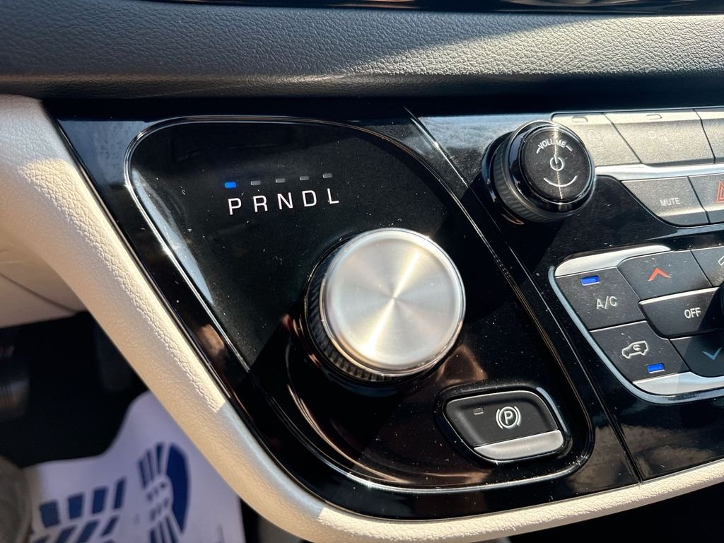 Used 2024 White Chrysler Touring L image 56