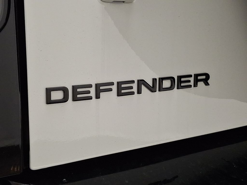 New 2026 Fuji White LAND ROVER S image 23