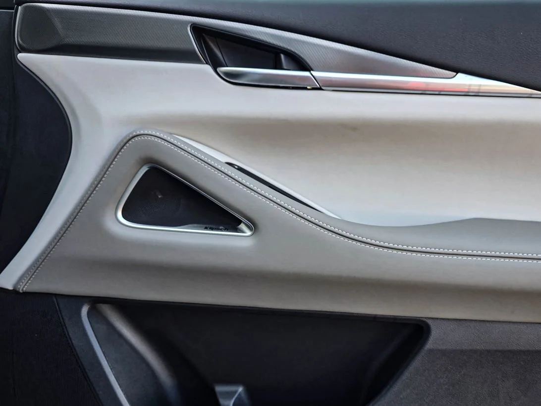 New 2027 RADIANT WHITE INFINITI Luxe AWD image 27