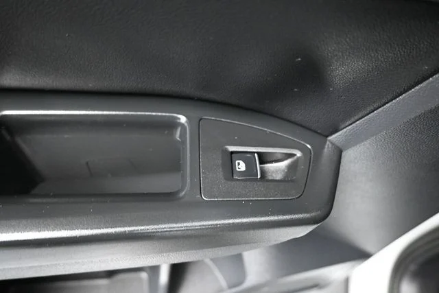 Used 2019 White Volkswagen 3.6L V6 SE image 14