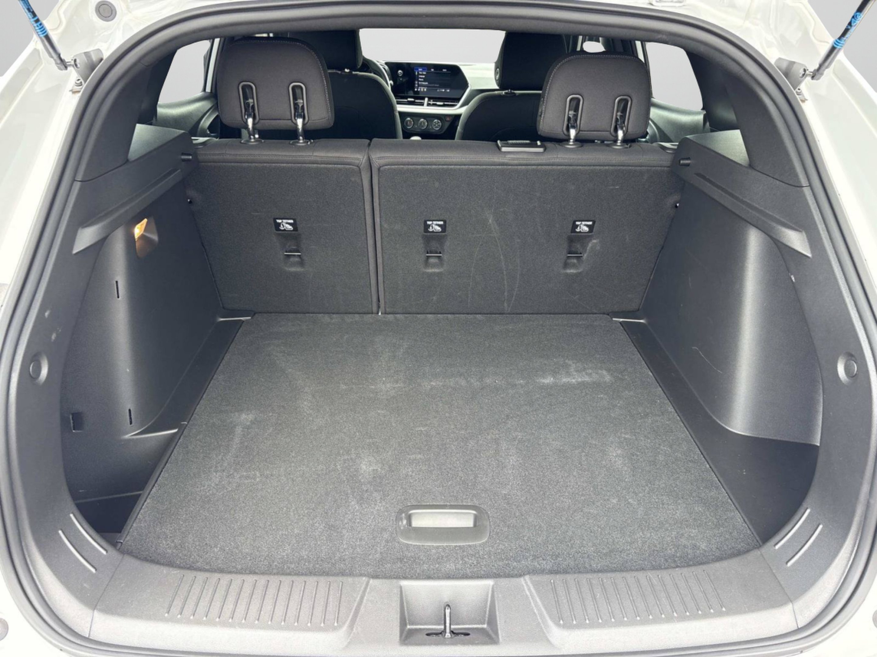 Used 2025 Summit White Chevrolet 1RS image 21