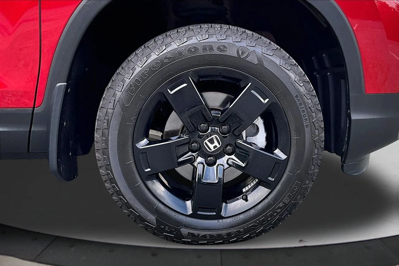 Used 2025  Honda Black Edition image 34