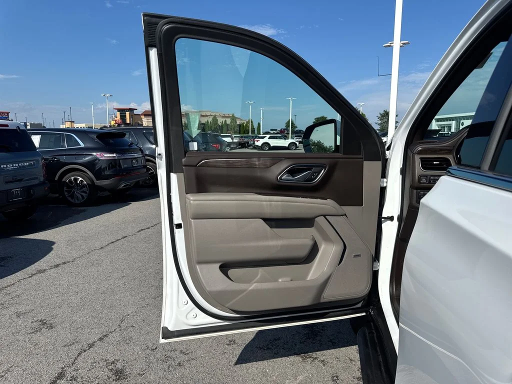 Used 2022 Summit White Chevrolet LT image 29