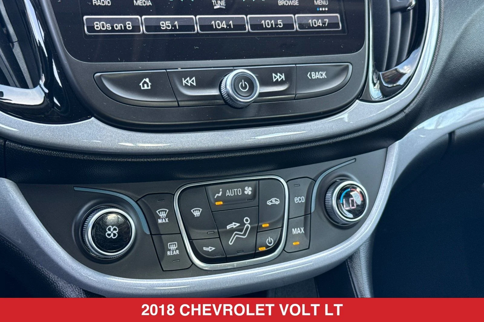 Used 2018 White Chevrolet LT image 21